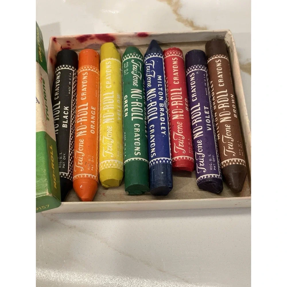 Vintage Milton Bradley‎ Tru-tone No-Roll Crayons 8 Count Lightly Used USA Box